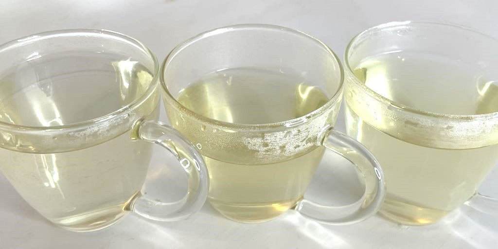 Do You Taste Tea All at Once?